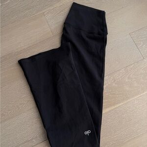 ALO Flare Leggings